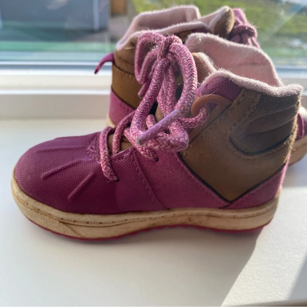 OshKosh B’gosh Toddler Winter Boots Pink Lace-Up Size 5